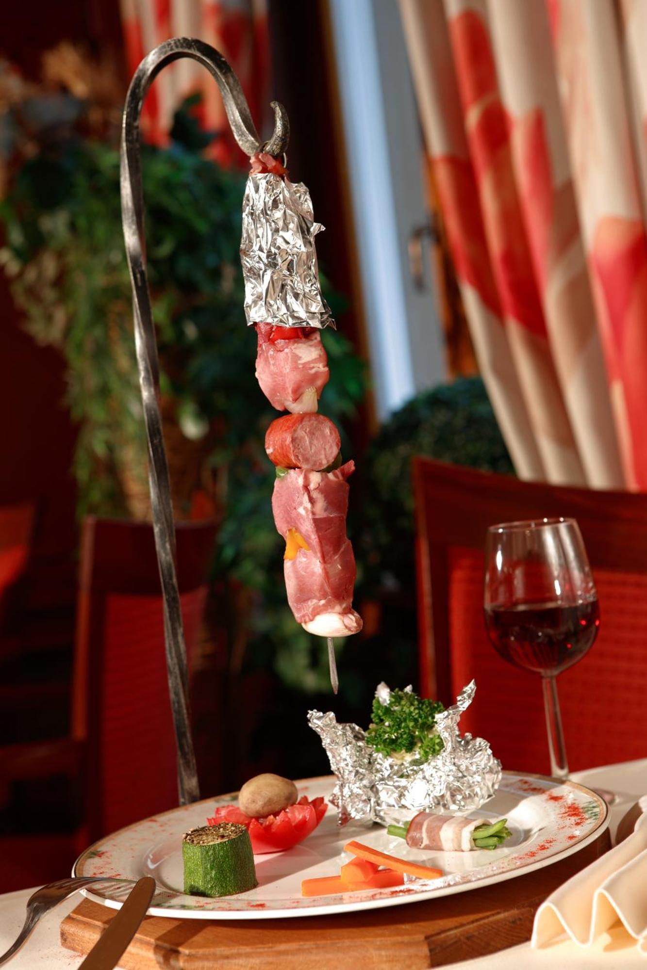 Hotel - Restaurant " Victor Hugo" วีองเดน ภายนอก รูปภาพ