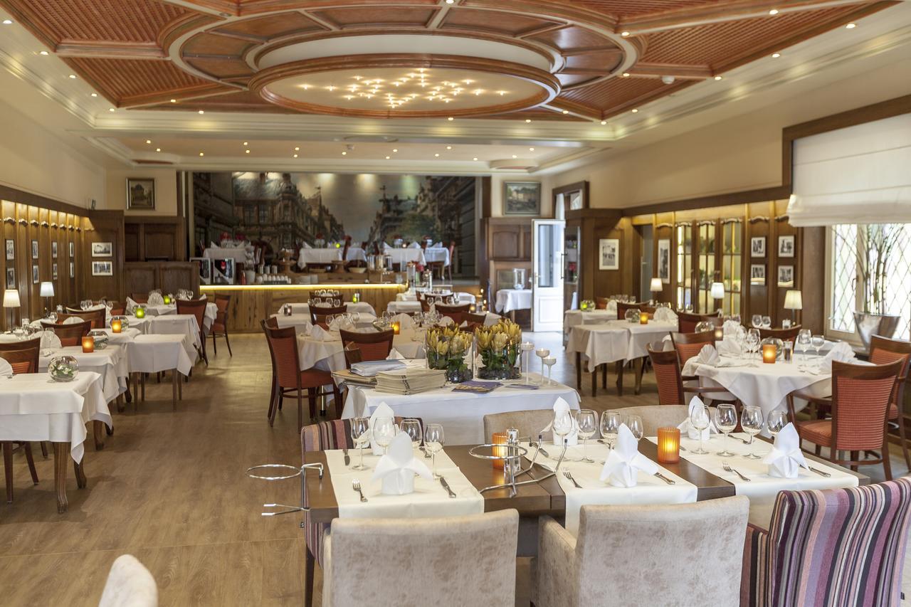 Hotel - Restaurant " Victor Hugo" วีองเดน ภายนอก รูปภาพ