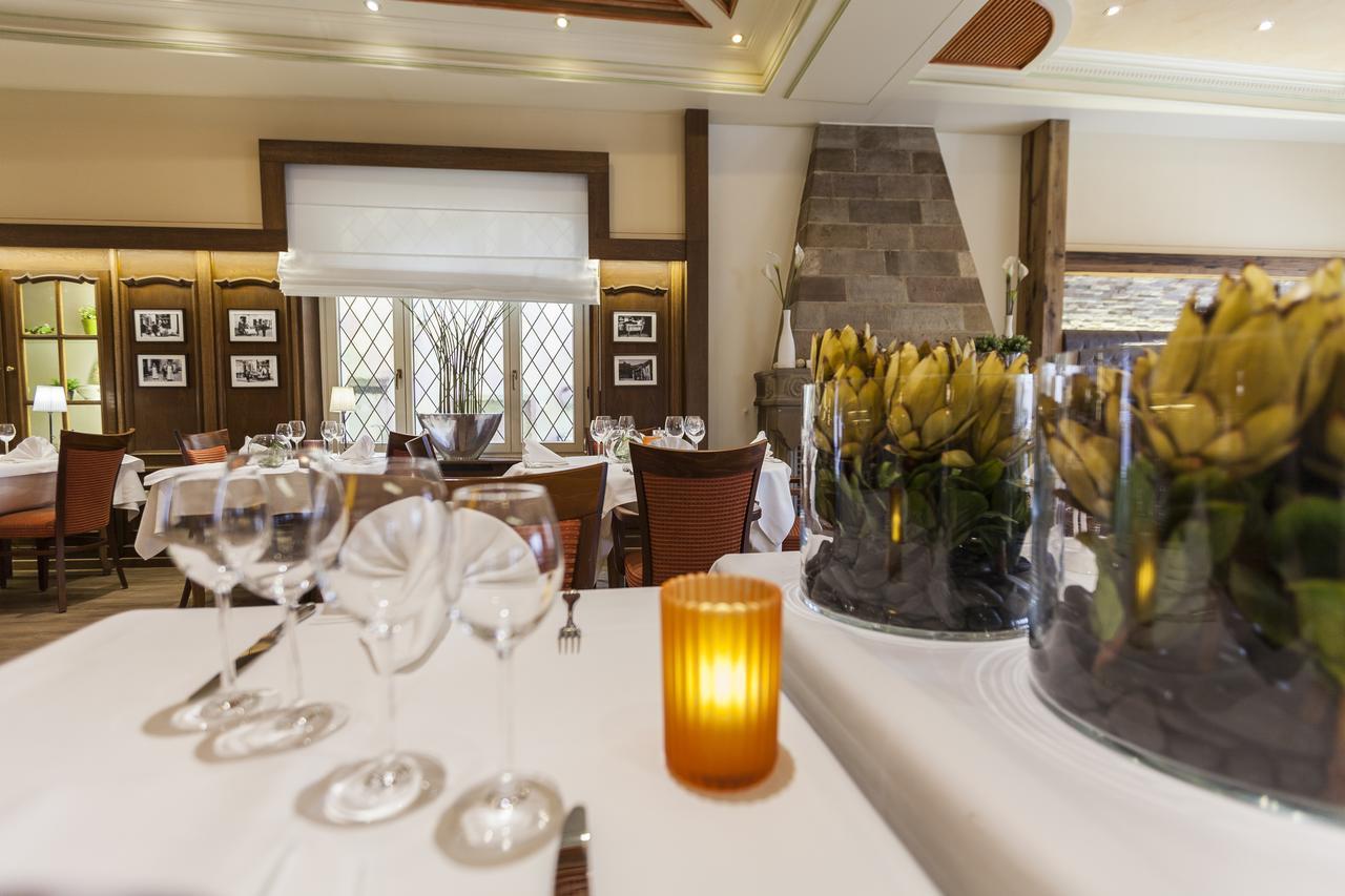 Hotel - Restaurant " Victor Hugo" วีองเดน ภายนอก รูปภาพ