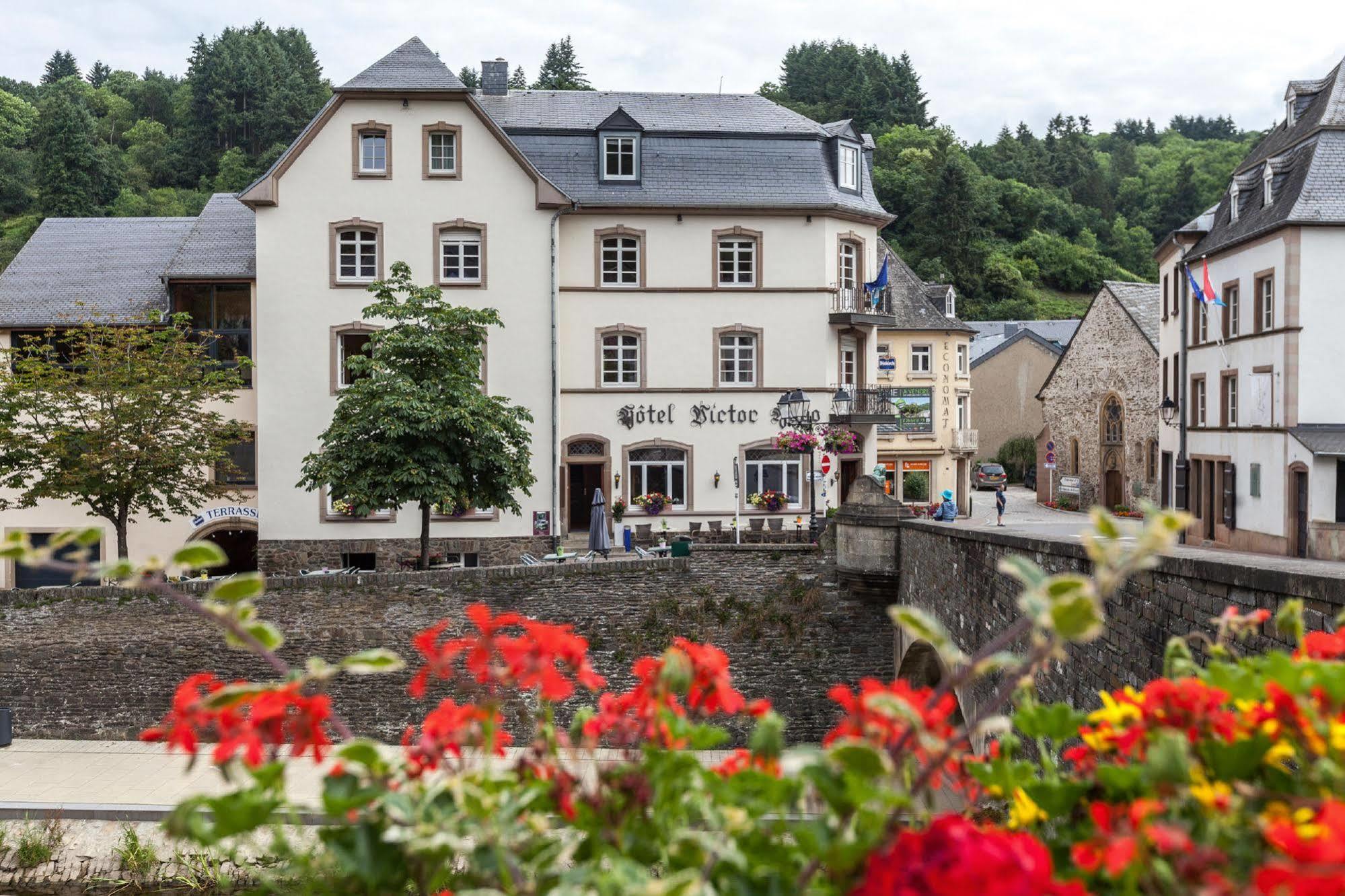 Hotel - Restaurant " Victor Hugo" วีองเดน ภายนอก รูปภาพ
