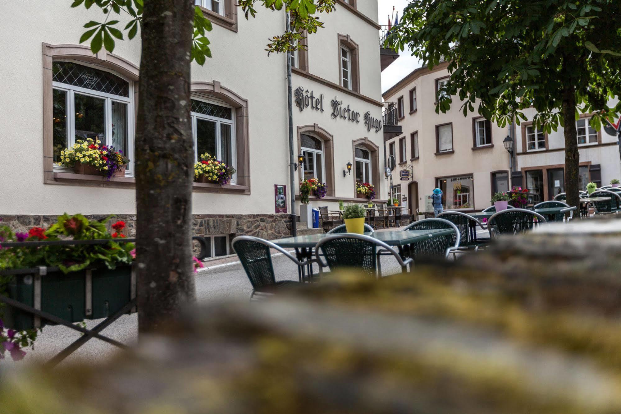 Hotel - Restaurant " Victor Hugo" วีองเดน ภายนอก รูปภาพ