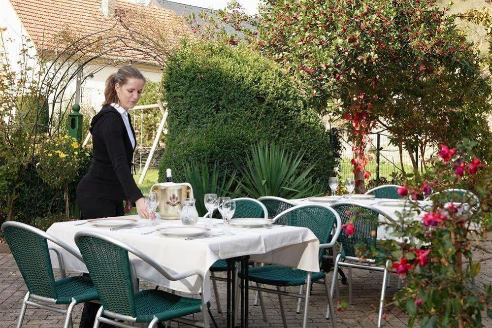 Hotel - Restaurant " Victor Hugo" วีองเดน ภายนอก รูปภาพ